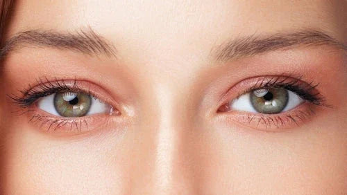 Micro Eyeliner: A Subtle Statement